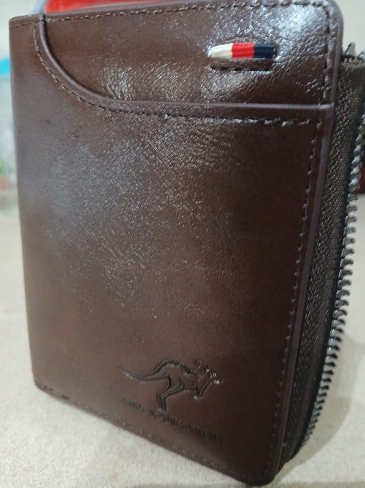 Men's leather zippered wallet